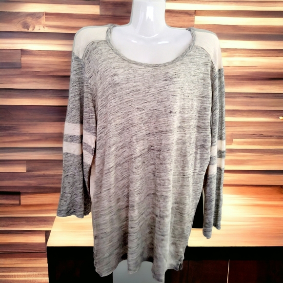 New!! J.Crew Designer Grey and Ivory Colorblock Warm 3/4 Sleeve Top!! Size M. - Picture 12 of 15